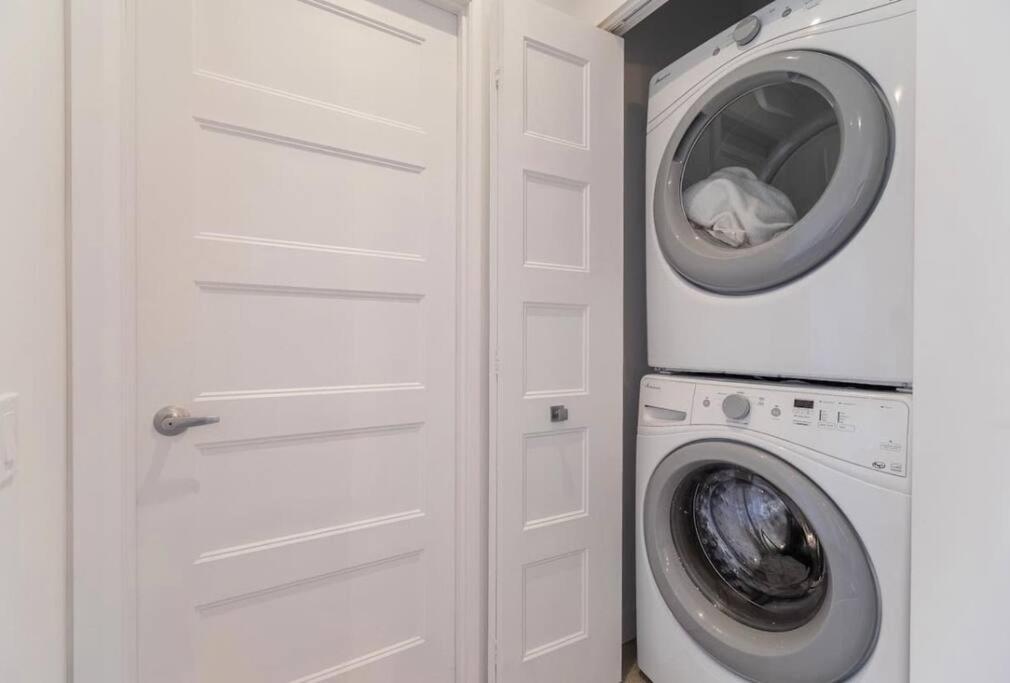 Appartement Penthouse With Free Indoor Parking Downtown à Ville de Québec Extérieur photo